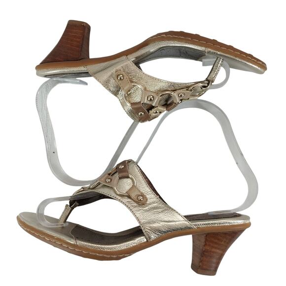 SOFFT! GOLDEN GENUINE LEATHER W/GOLD CHAINMAIL FRONT STACKED HEELS! SZ 6M - Picture 6 of 12